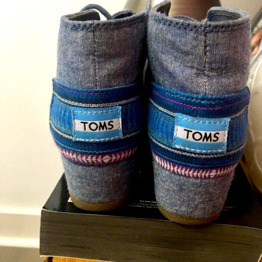 EUC toms booties